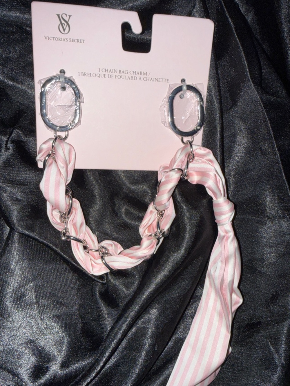 Stunning BNWT Victoria's Secret Pink & White Striped Chain Scarf Charm